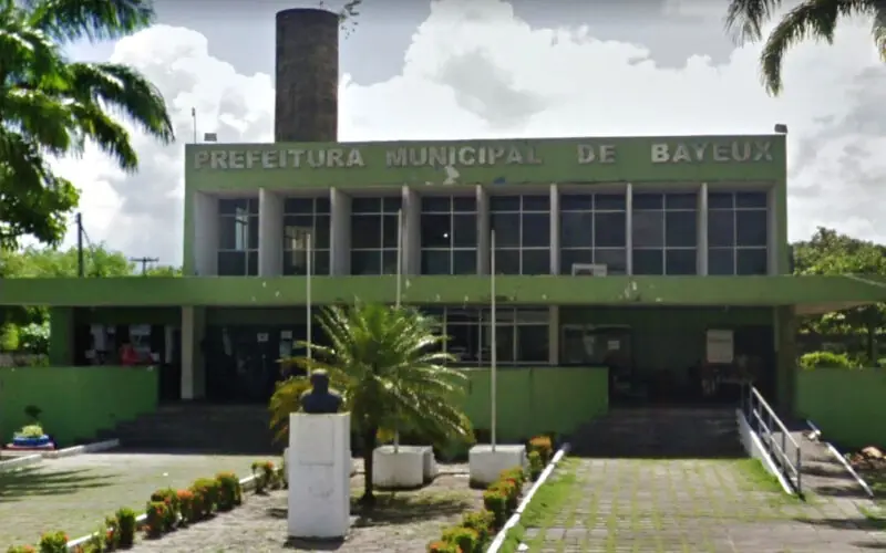 Servidores da Prefeitura de Bayeux estão proibidos de usar celulares durante expediente em escolas