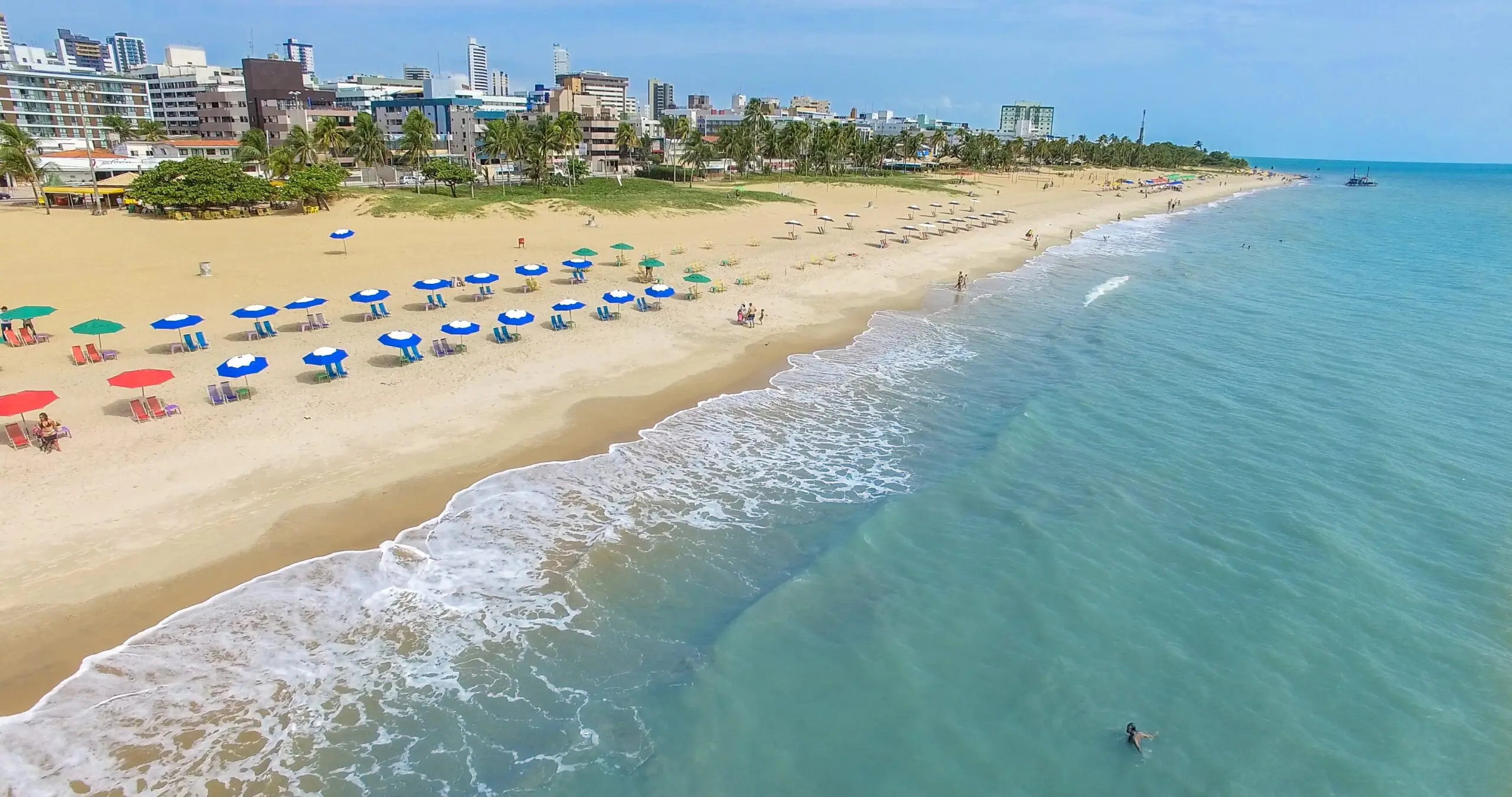 Paraíba tem três trechos de praias impróprios para banho neste fim de semana