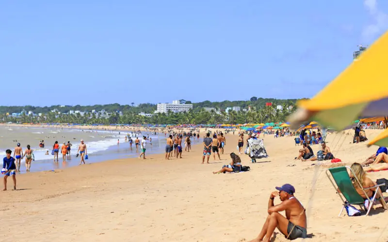 Banhista devem evitar quatro trechos de praias do Litoral paraibano; veja quais