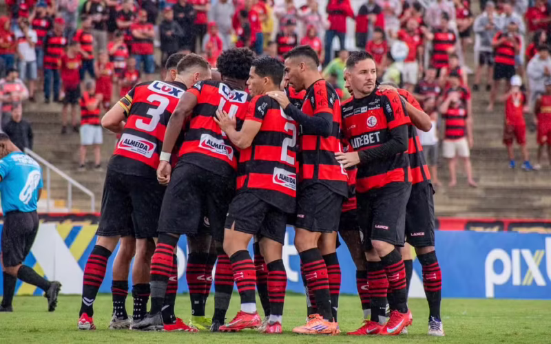 Campinense está a um empate para garantir classificação para semifinais do Paraibano