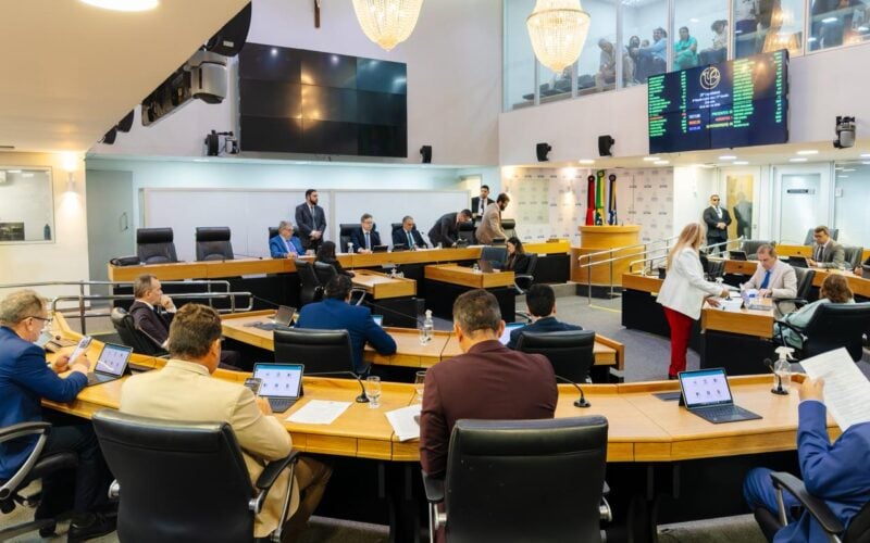 Deputados estaduais discutem sobre fala de Cícero Lucena sobre a Ponte do Futuro: “Deve ser dor de cotovelo”