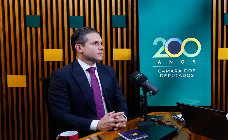 Hugo Motta garante “esforço concentrado” e afirma que Câmara Federal votará fim da escala 6×1 na próxima semana