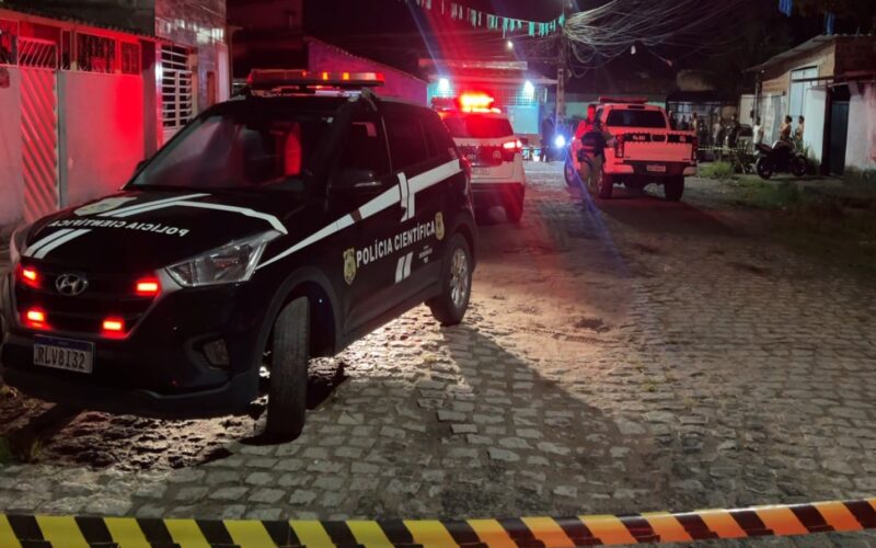 Ataque a tiros deixa dois jovens mortos e um ferido no bairro Porto do Capim, em João Pessoa