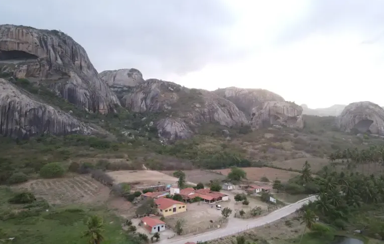 Tesouro no Curimataú: Pedra da Boca encanta turistas e se consolida como um dos maiores destinos de aventura da Paraíba